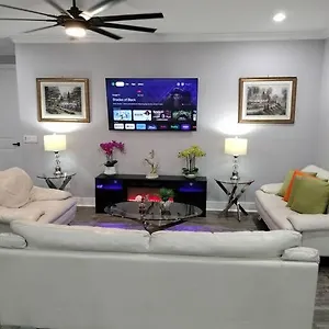  Holiday home White Rock In